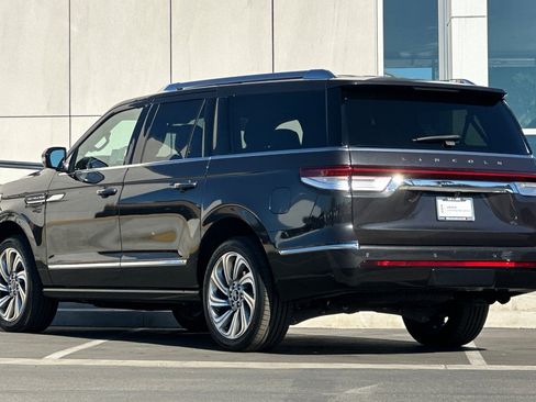 Certified 2022 Lincoln Navigator L Reserve image 5