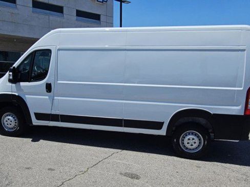 Used 2026 RAM ProMaster 2500 w/ Convenience Group FWD image 6