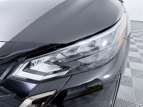 Used 2024 Nissan Sentra SR w/ SR Premium Package image 27