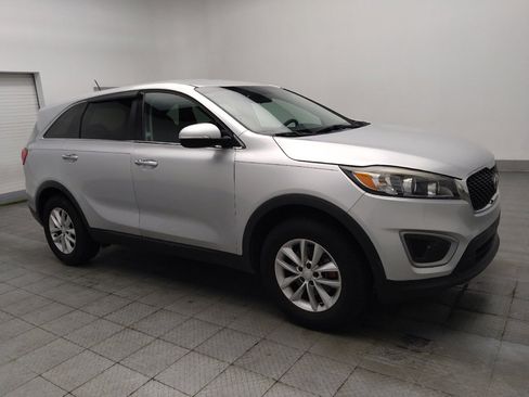 Used 2017 Kia Sorento L FWD image 11
