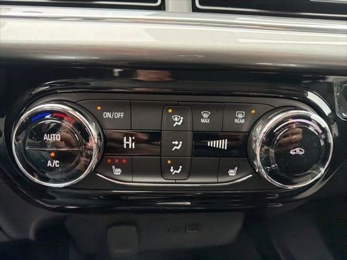 New 2026 Chevrolet Trax LT w/ Sunroof Package image 16