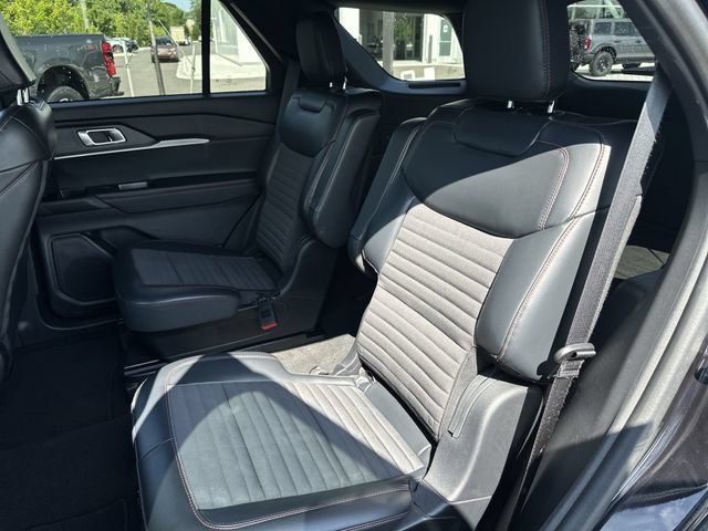 Certified 2025 Ford Explorer ST-Line AWD/4WD image 23