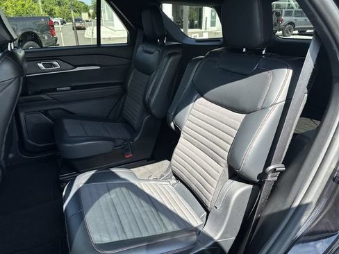 Certified 2025 Ford Explorer ST-Line AWD/4WD image 23