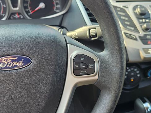 Used 2013 Ford Fiesta SE image 32