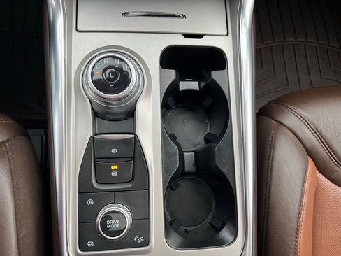 Used 2023 Ford Explorer King Ranch w/ Technology Package image 38