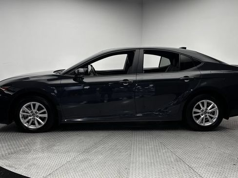 Used 2025 Toyota Camry LE AWD/4WD image 4