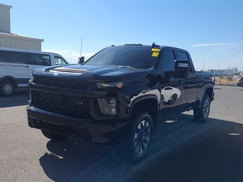 Used 2022 Chevrolet Silverado 2500 Custom w/ Custom Value Package AWD/4WD image 3