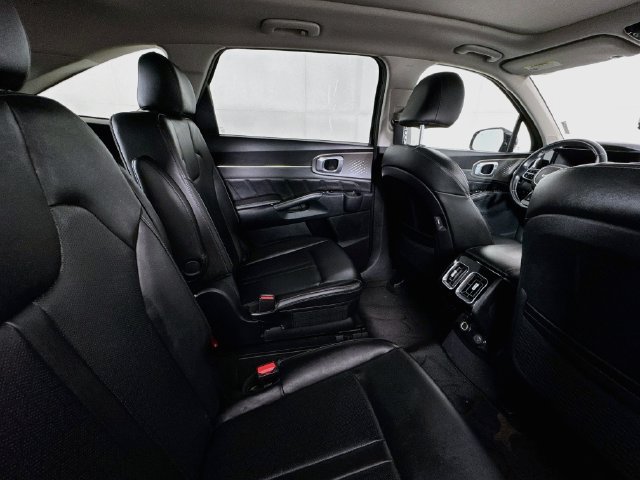 Used 2023 Kia Sorento SX FWD image 24