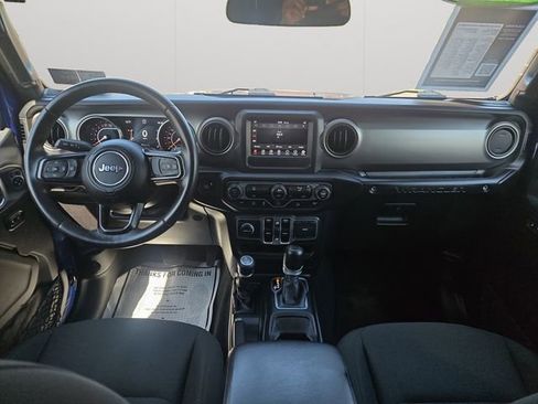 Used 2018 Jeep Wrangler Unlimited Sport S AWD/4WD image 17