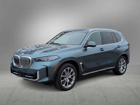 Certified 2025 BMW X5 xDrive40i w/ Executive Package image 4