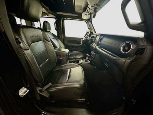 Used 2023 Jeep Wrangler Sahara w/ Cold Weather Group image 32