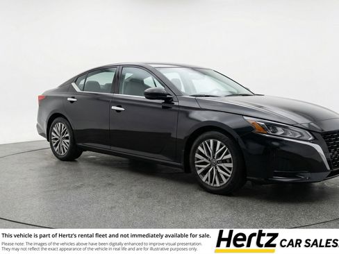 Used 2025 Nissan Altima 2.5 SV FWD image 1
