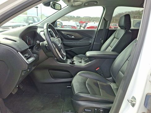 Used 2024 GMC Terrain SLT FWD image 13