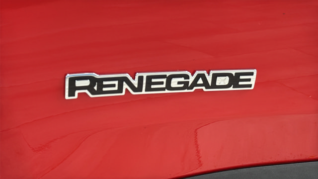 Used 2022 Jeep Renegade Latitude AWD/4WD image 38