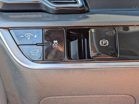 Used 2025 Kia Sportage SX AWD/4WD image 13