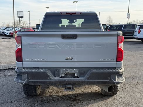 Used 2025 Chevrolet Silverado 2500 Custom w/ Custom Value Package image 4