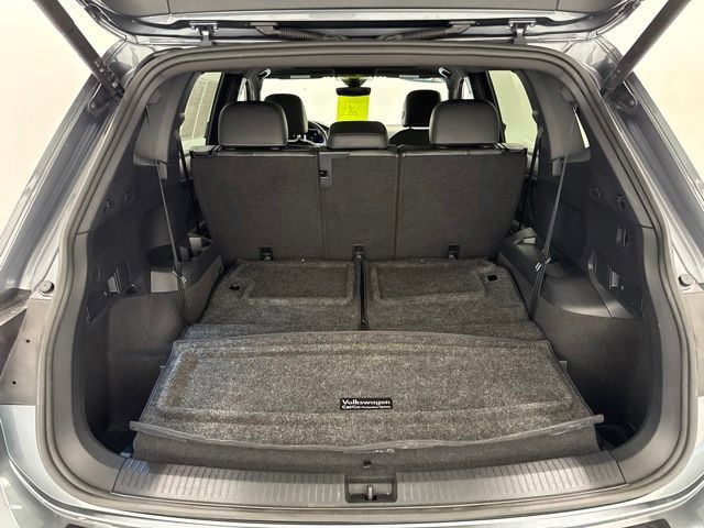 Used 2024 Volkswagen Tiguan SE R-Line FWD image 14