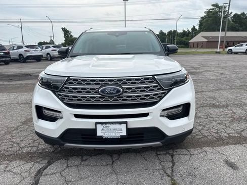 Used 2022 Ford Explorer Limited w/ Equipment Group 301A RWD image 2