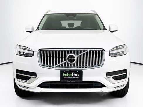 Used 2025 Volvo XC90 B5 Core image 2