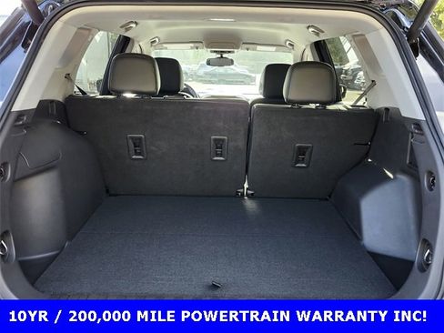 Used 2022 GMC Terrain SLT w/ Elevation Edition image 12