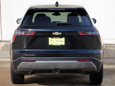Used 2026 Chevrolet Equinox LT FWD image 42