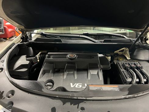 Used 2016 Cadillac SRX Performance w/ Driver Awareness Package image 16