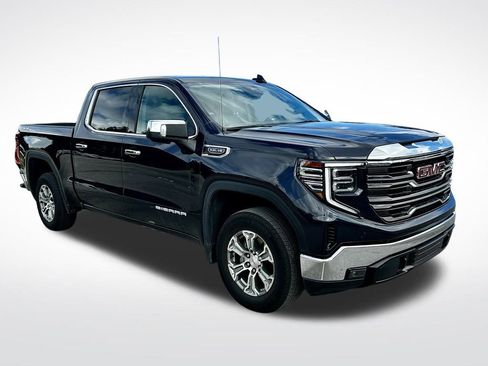 Used 2025 GMC Sierra 1500 SLT image 2
