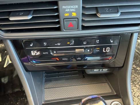 New 2025 Volkswagen Jetta SEL image 34