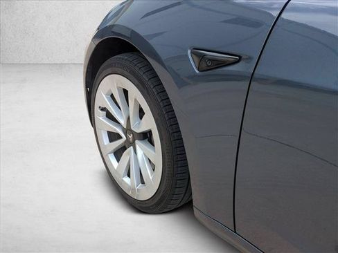 Used 2022 Tesla Model 3 Standard Range RWD image 10