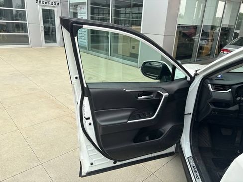 Used 2024 Toyota RAV4 XLE Premium FWD image 25
