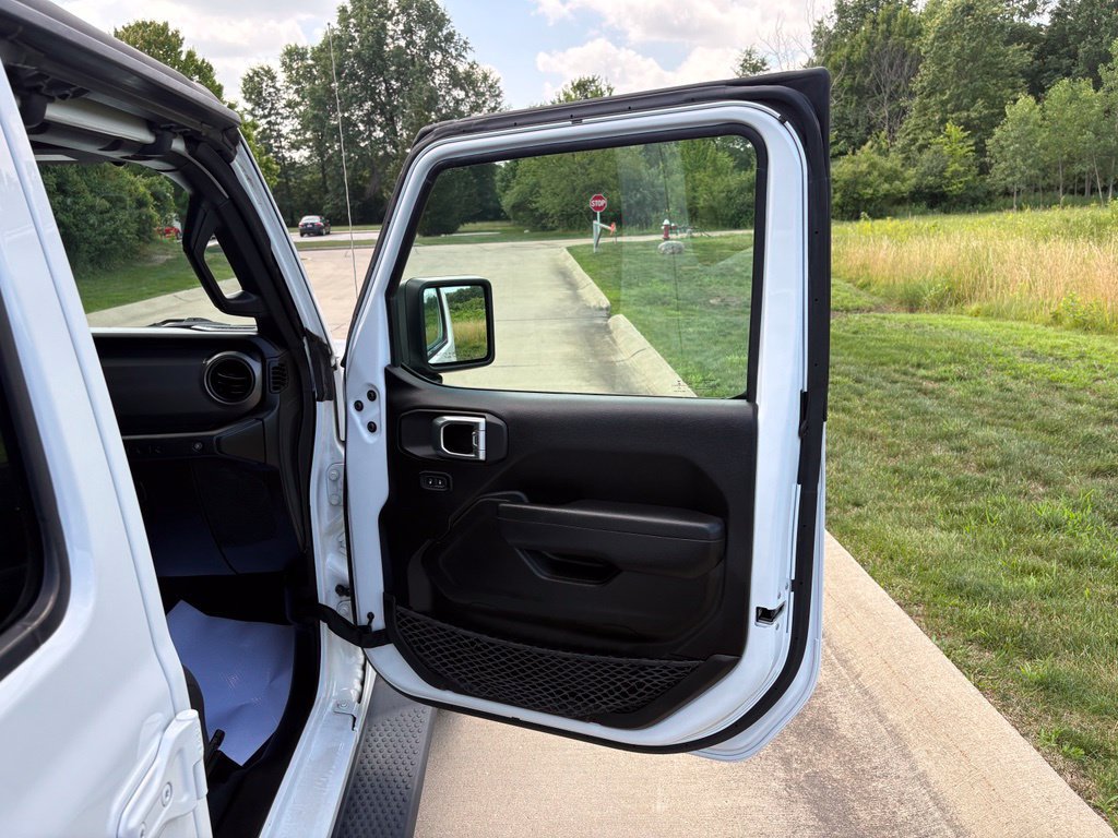 Used 2022 Jeep Wrangler Unlimited Sport AWD/4WD image 25