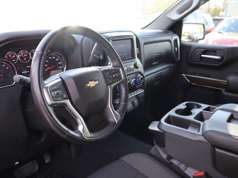 Used 2022 Chevrolet Silverado 1500 LT image 12