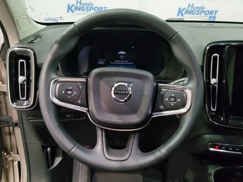 Used 2024 Volvo XC40 B5 Plus w/ Protection Package Premier AWD/4WD image 22