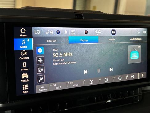 Used 2025 Jeep Wrangler Unlimited Sahara AWD/4WD image 19