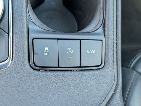 Used 2025 Cadillac XT4 Premium Luxury FWD image 18