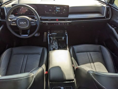 Certified 2025 Kia Sorento SX image 17