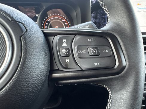 Used 2025 Jeep Wrangler Sport S image 32