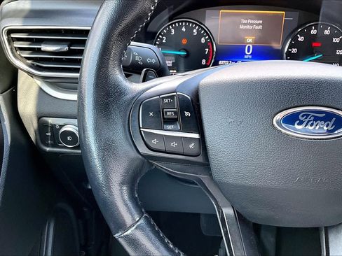 Used 2020 Ford Explorer XLT w/ Equipment Group 202A image 27