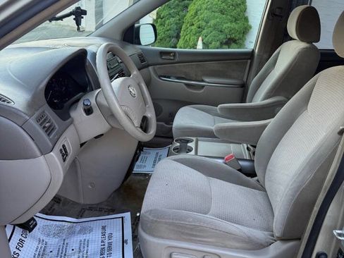 Used 2008 Toyota Sienna CE FWD image 10