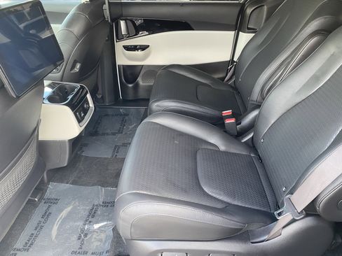 Used 2024 Kia Carnival SX Prestige FWD image 14