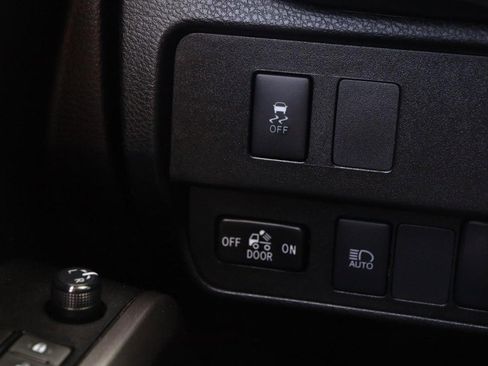 Used 2021 Toyota Tacoma SR5 AWD/4WD image 19