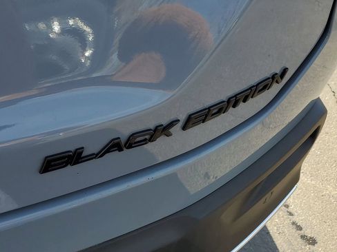 Used 2025 Honda Pilot Black Edition image 6