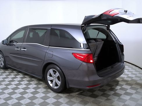 Used 2019 Honda Odyssey EX image 10