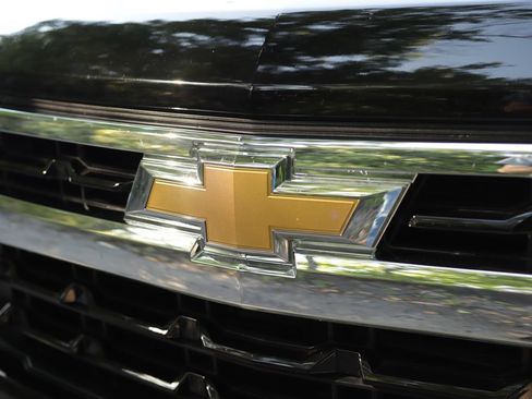 Used 2024 Chevrolet Silverado 1500 LT AWD/4WD image 32