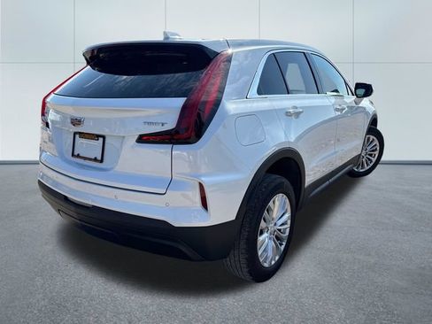 Used 2024 Cadillac XT4 Luxury w/ LPO, Floor Liner Package AWD/4WD image 4