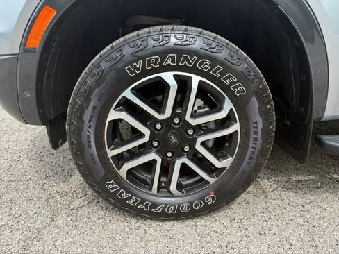 Used 2024 Ford Ranger Lariat w/ FX4 Off-Road Package AWD/4WD image 23
