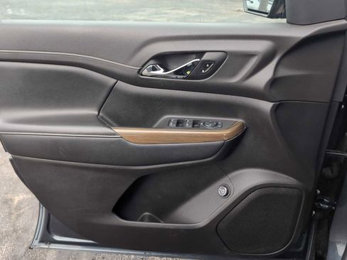 Used 2020 GMC Acadia SLE w/ Driver Convenience Package image 21