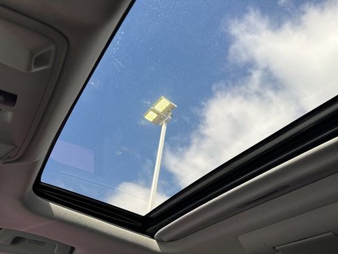 Used 2019 GMC Yukon Denali w/ Denali Ultimate Package image 14