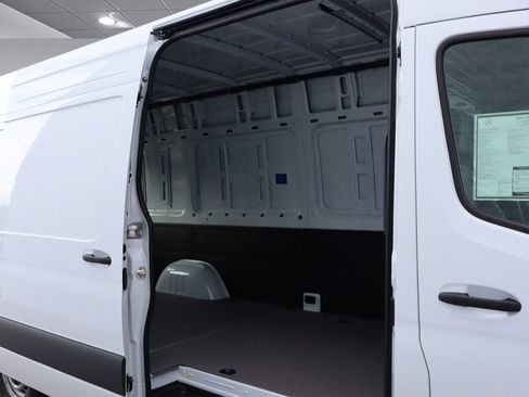 New 2025 Mercedes-Benz Sprinter 2500 image 28