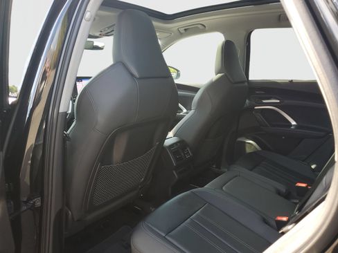 Used 2025 Audi Q5 Premium w/ Premium Plus AWD/4WD image 14